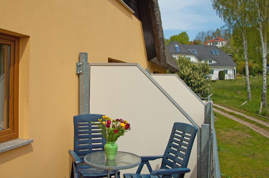 Hotel Ferien Unterm Reetdach In Gohren Goehren  Exterior foto